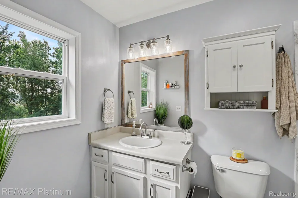 2327 Hammerslea Road Orion Charter Township, MI 48359