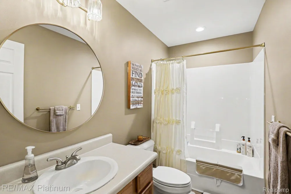 2327 Hammerslea Road Orion Charter Township, MI 48359