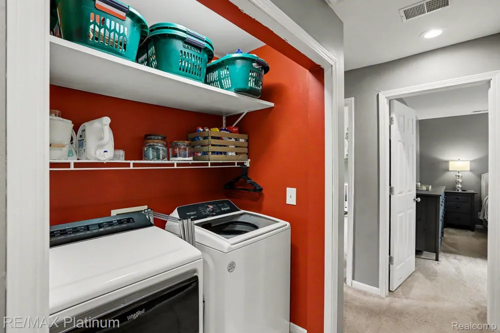 2327 Hammerslea Road Orion Charter Township, MI 48359