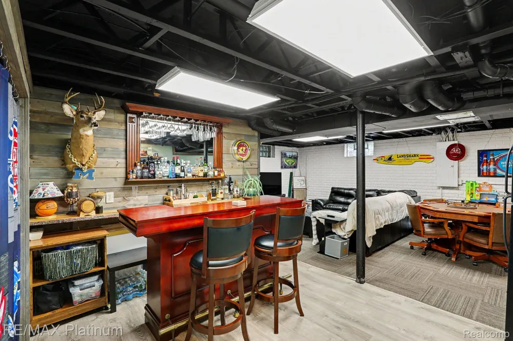 2327 Hammerslea Road Orion Charter Township, MI 48359