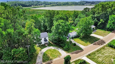 2327 Hammerslea Road