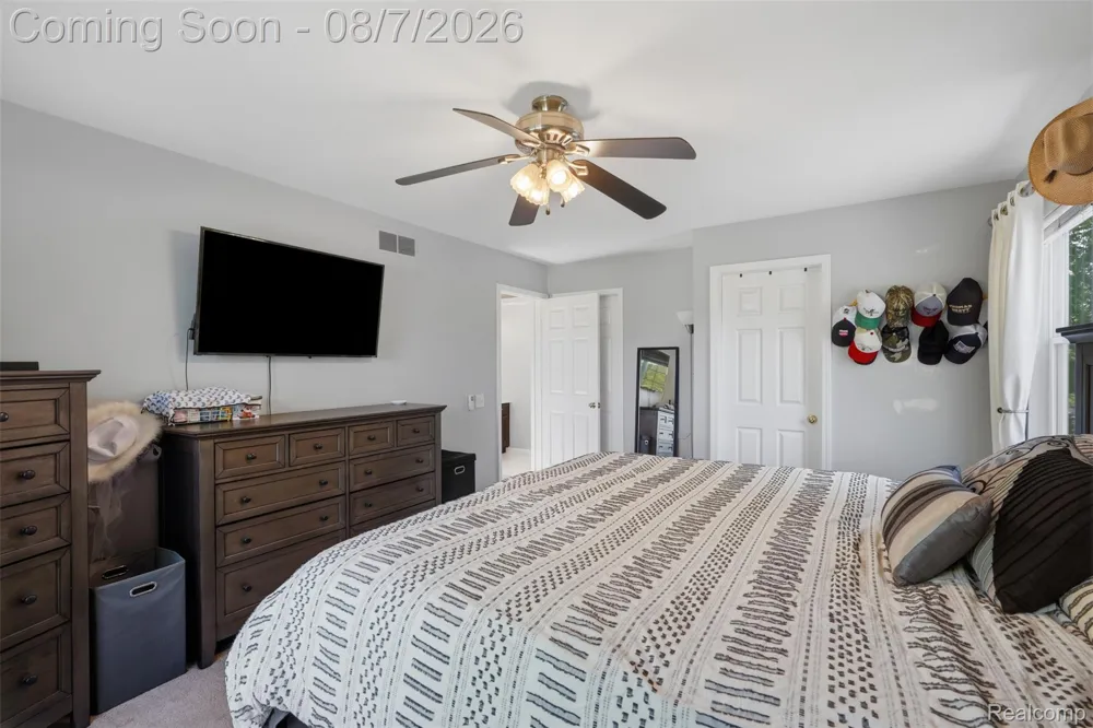 1124 Somerville Drive Oxford Charter Township, MI 48371