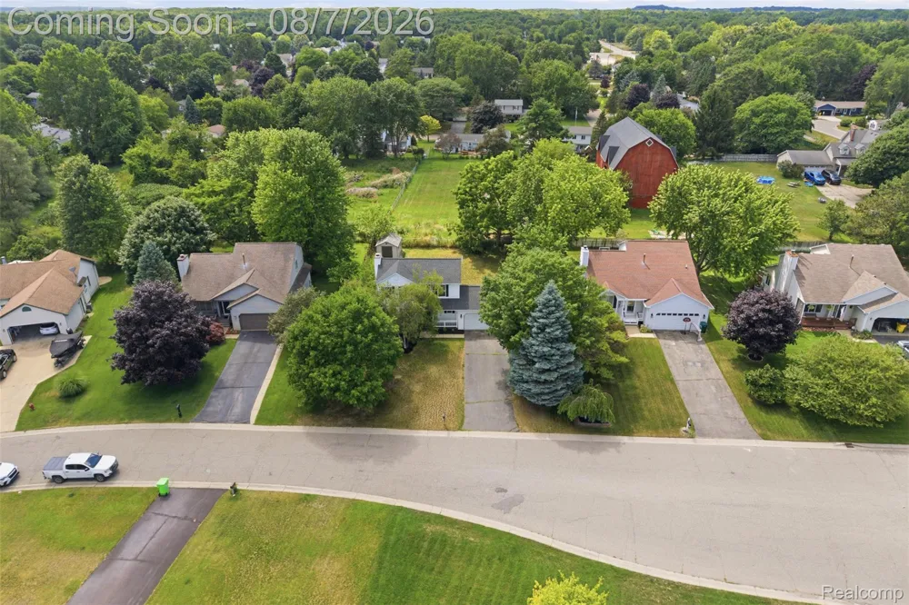 1124 Somerville Drive Oxford Charter Township, MI 48371