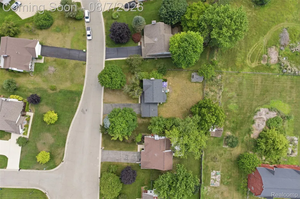 1124 Somerville Drive Oxford Charter Township, MI 48371