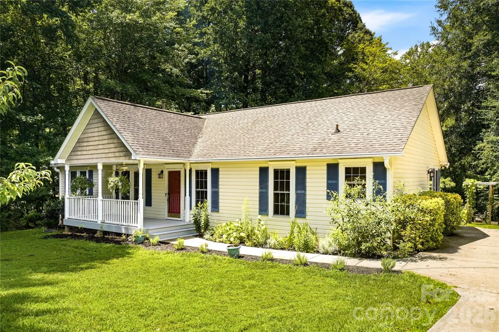 3555 Lake Bluff Drive Sherrills Ford, NC 28673