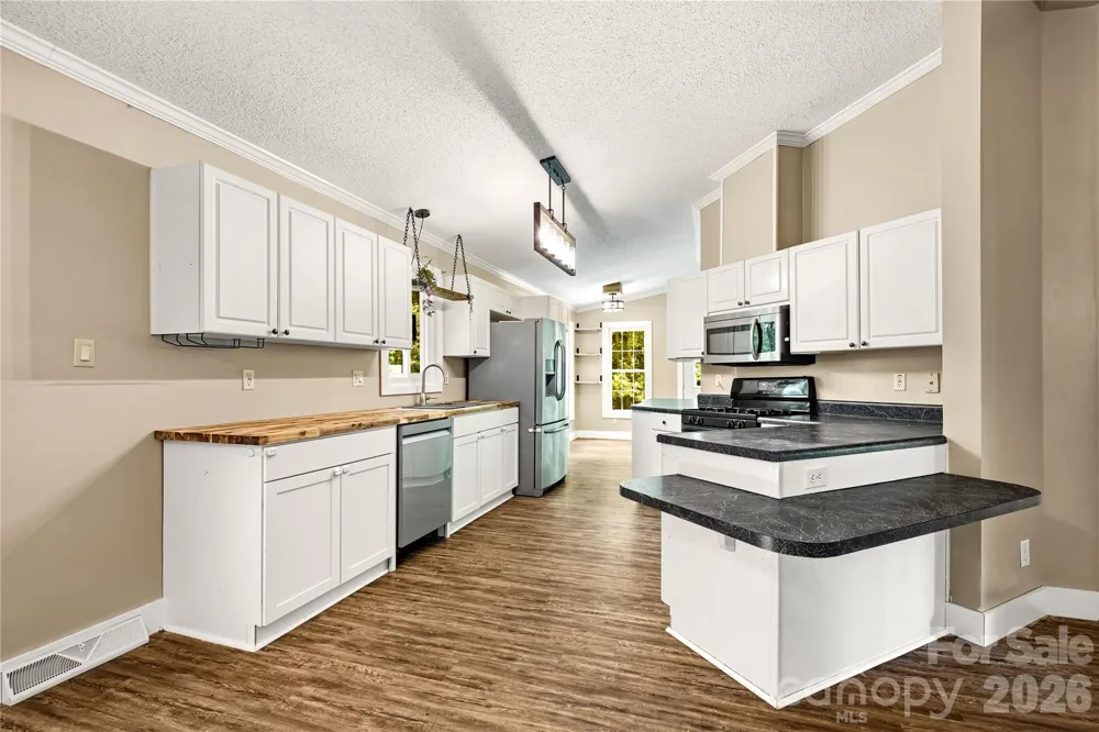 3555 Lake Bluff Drive Sherrills Ford, NC 28673