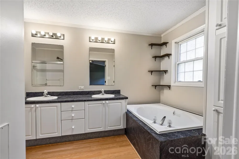 3555 Lake Bluff Drive Sherrills Ford, NC 28673