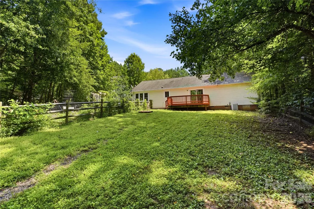 3555 Lake Bluff Drive Sherrills Ford, NC 28673