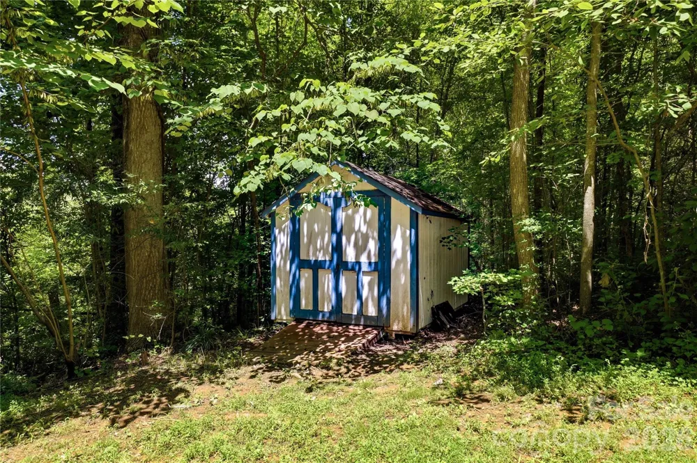 3555 Lake Bluff Drive Sherrills Ford, NC 28673