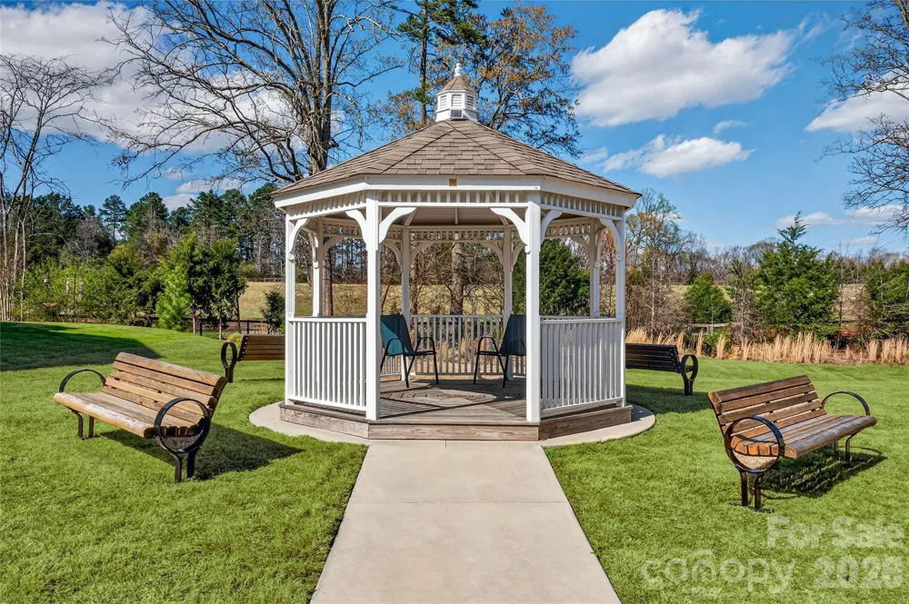 252 Kennerly Center Drive Mooresville, NC 28115