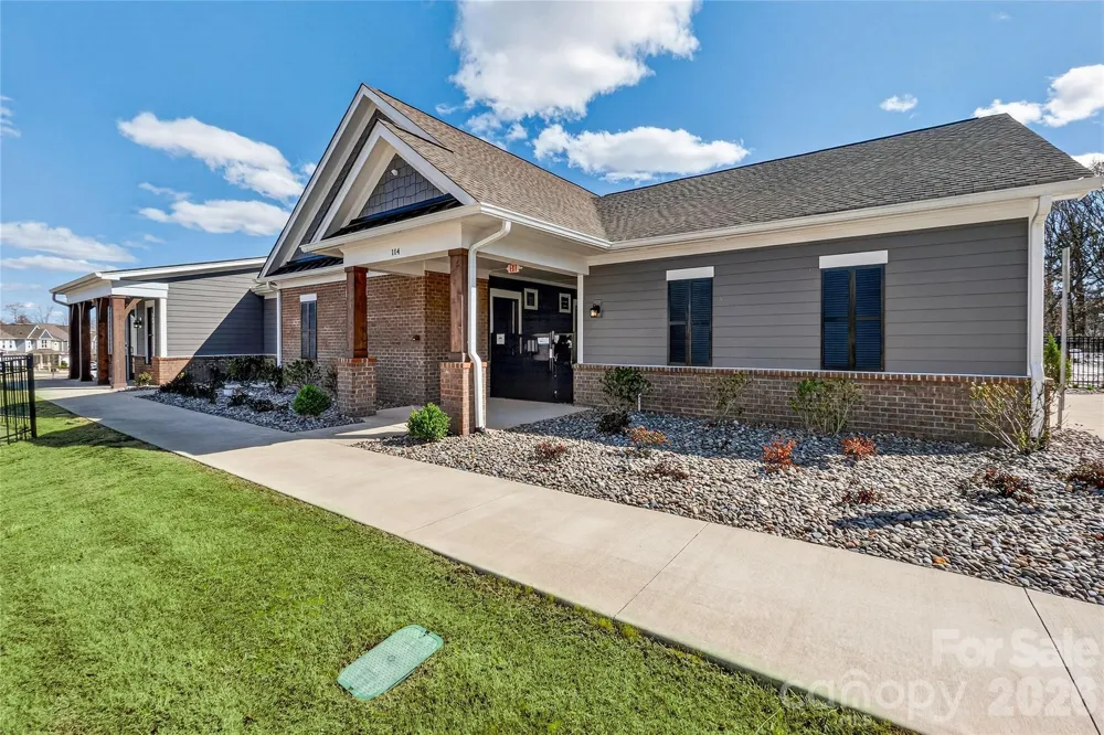 252 Kennerly Center Drive Mooresville, NC 28115