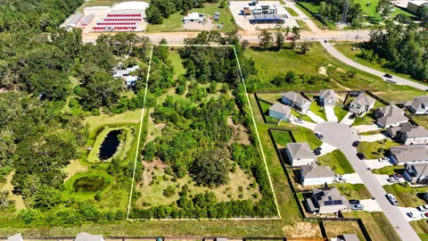 17652 Hwy 105 E