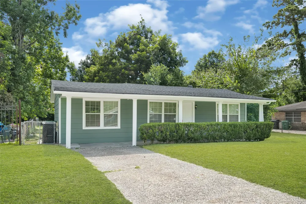 9210 Compton Street Houston, TX 77016