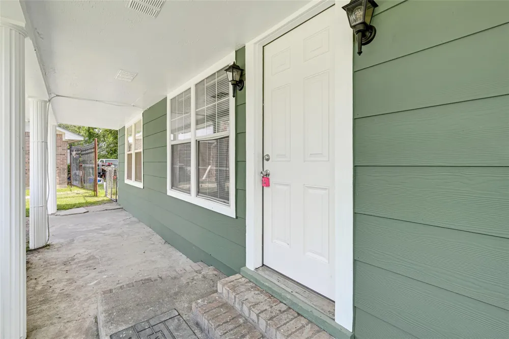 9210 Compton Street Houston, TX 77016