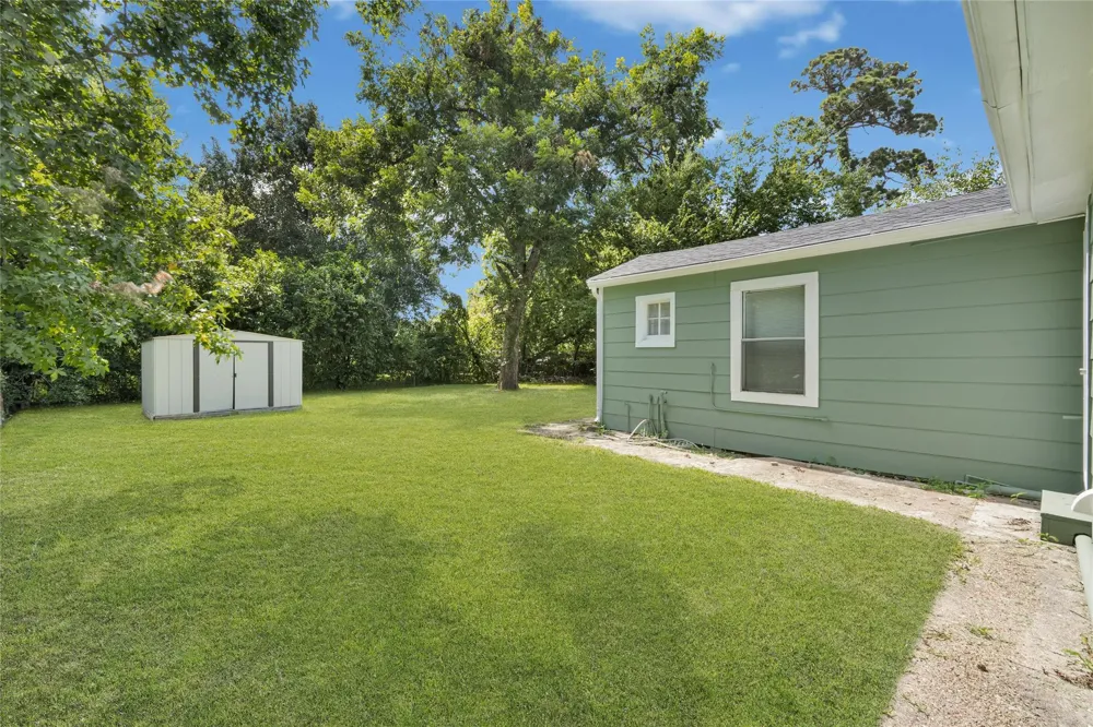 9210 Compton Street Houston, TX 77016