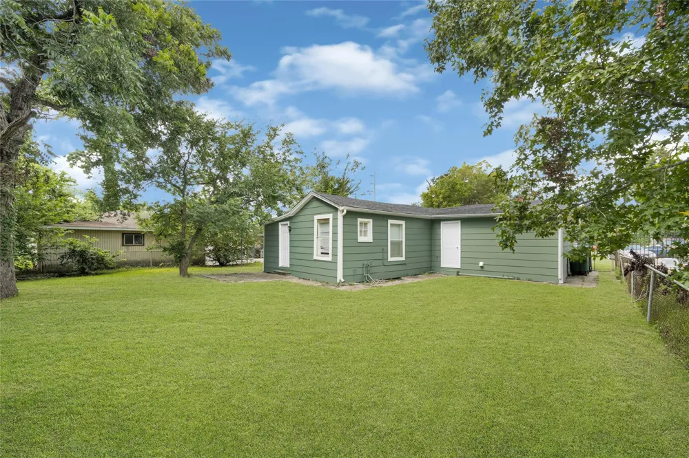 9210 Compton Street Houston, TX 77016