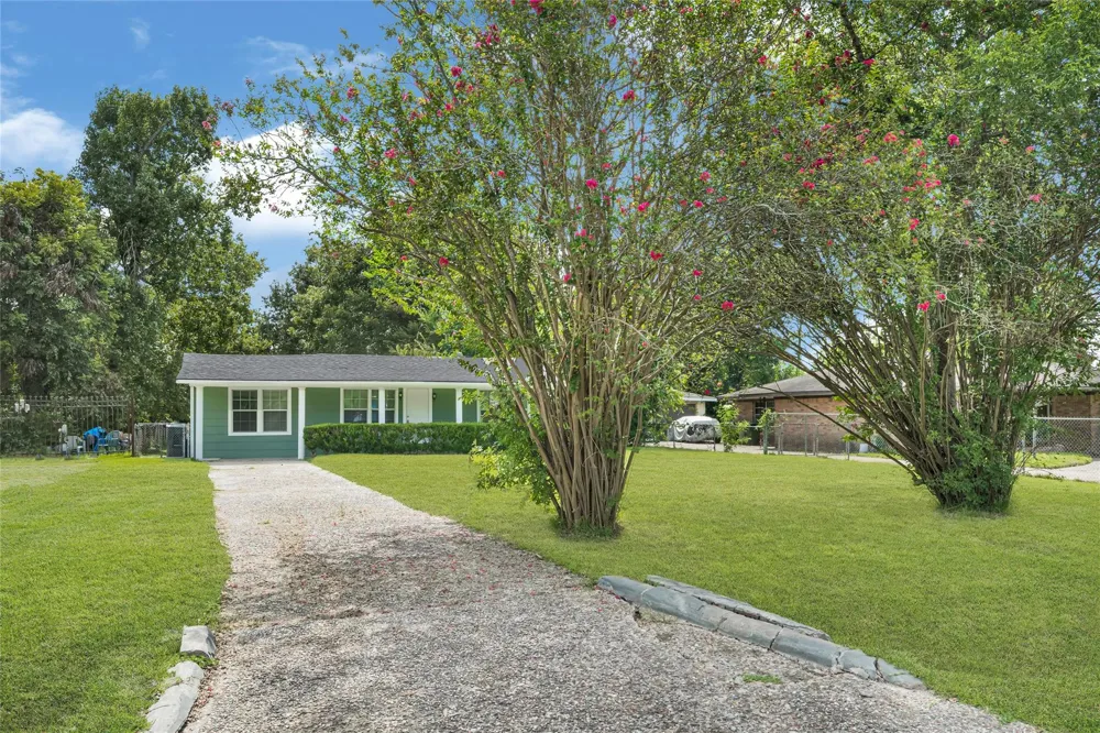 9210 Compton Street Houston, TX 77016