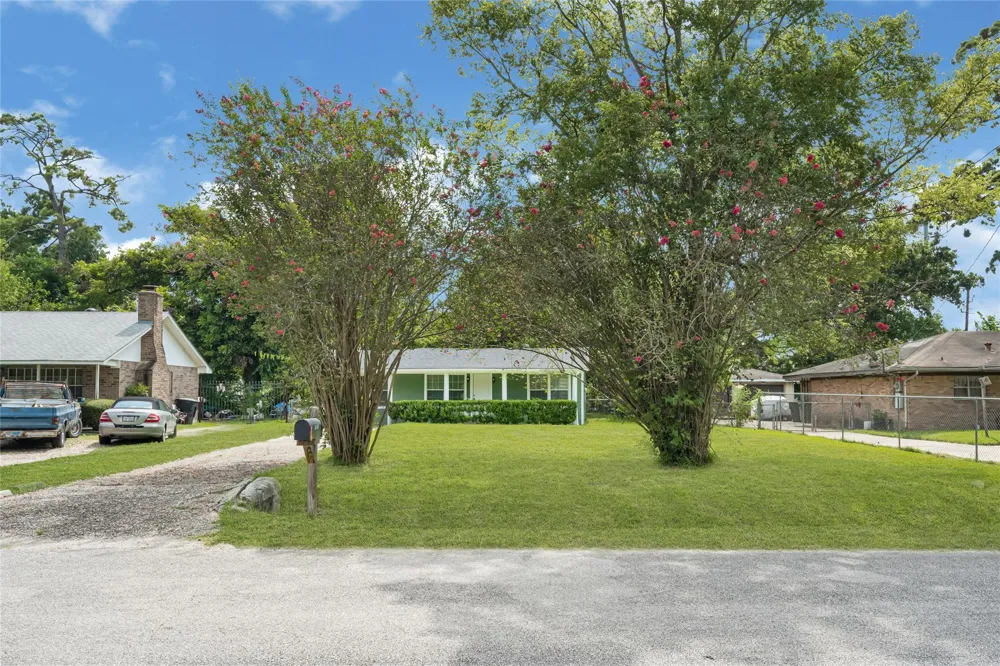 9210 Compton Street Houston, TX 77016