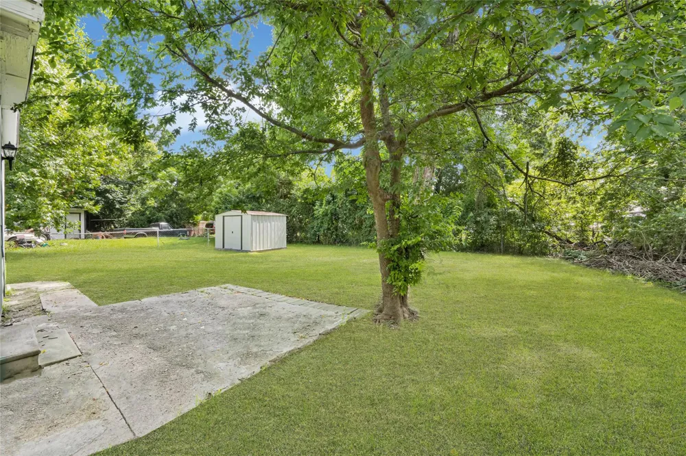 9210 Compton Street Houston, TX 77016