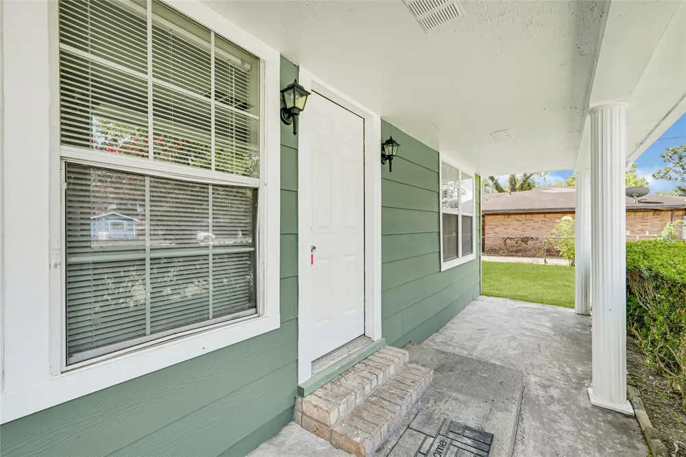 9210 Compton Street Houston, TX 77016