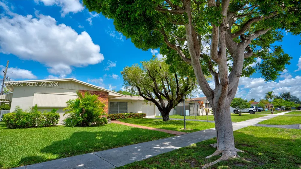 1730 SW 97th Pl Miami, FL 33165