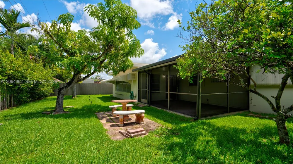 1730 SW 97th Pl Miami, FL 33165
