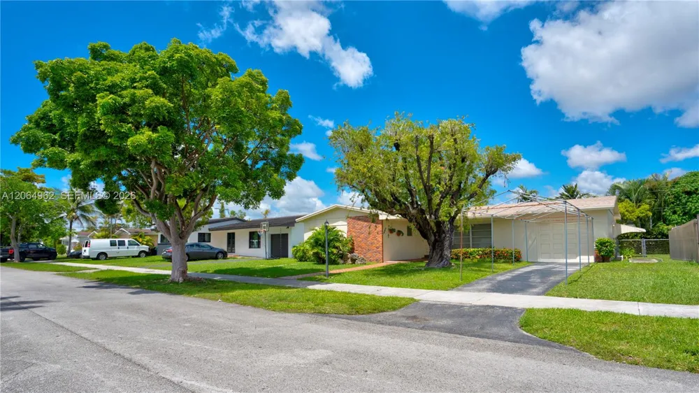 1730 SW 97th Pl Miami, FL 33165