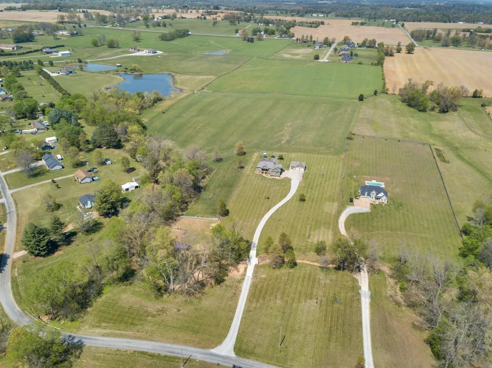 3988 Fykes Grove Rd Cedar Hill, TN 37032