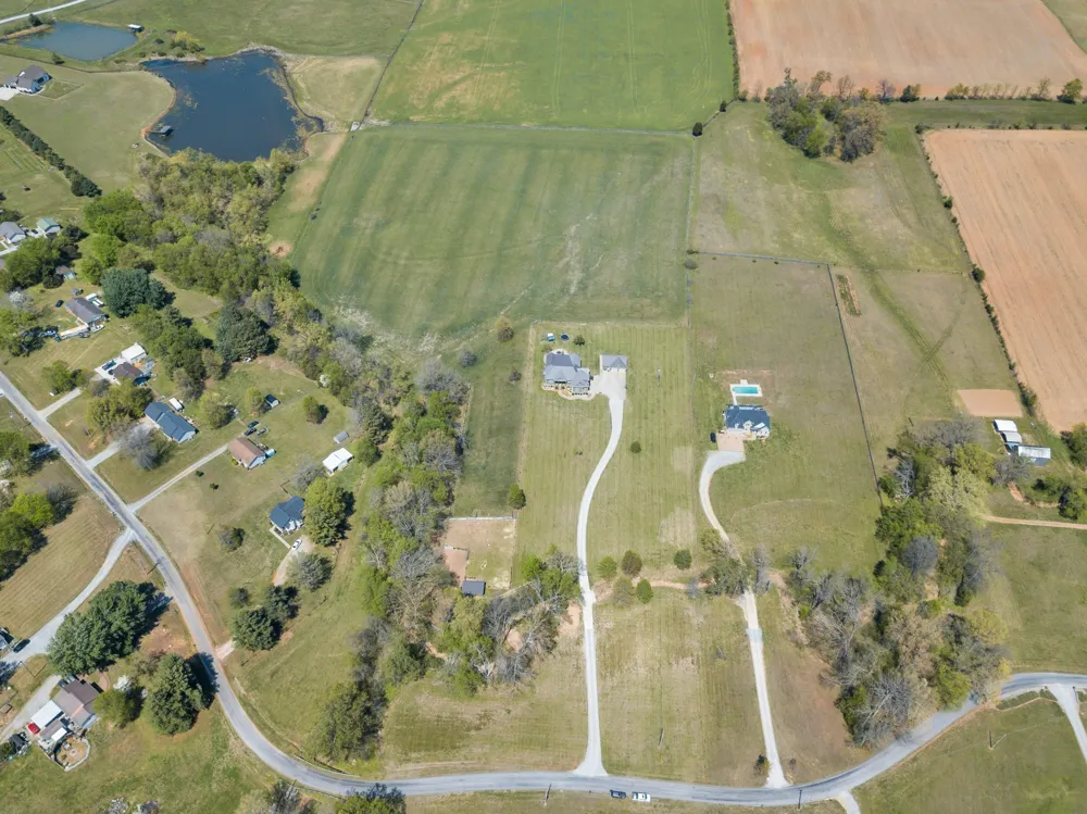 3988 Fykes Grove Rd Cedar Hill, TN 37032