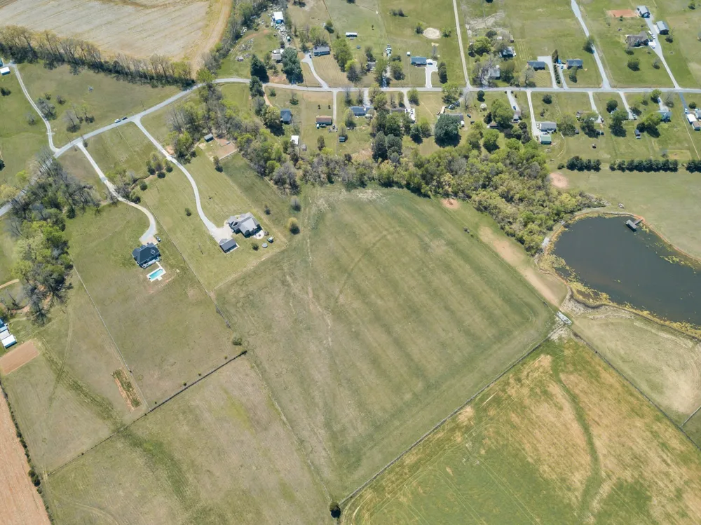 3988 Fykes Grove Rd Cedar Hill, TN 37032