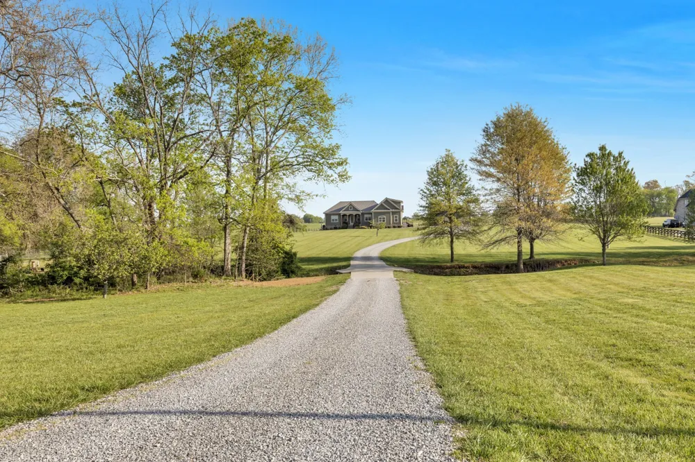 3988 Fykes Grove Rd Cedar Hill, TN 37032