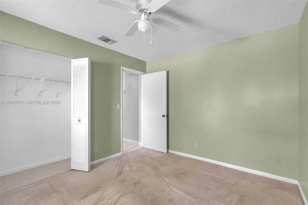 7235 Pine Bluff Dr Lake Worth, FL 33467