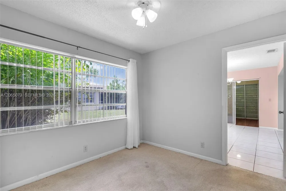 7235 Pine Bluff Dr Lake Worth, FL 33467