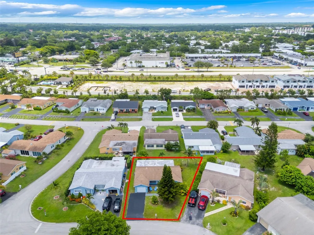 7235 Pine Bluff Dr Lake Worth, FL 33467