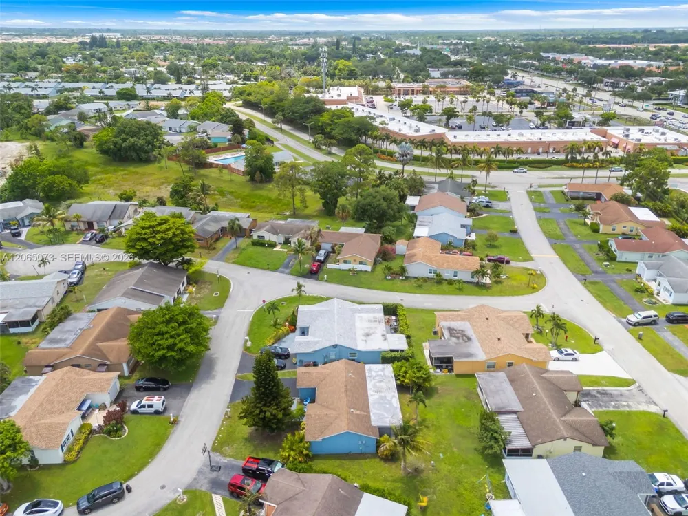 7235 Pine Bluff Dr Lake Worth, FL 33467