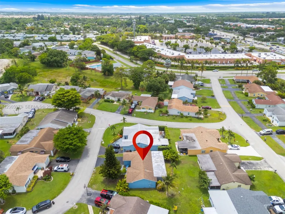 7235 Pine Bluff Dr Lake Worth, FL 33467