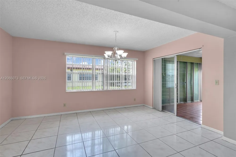 7235 Pine Bluff Dr Lake Worth, FL 33467
