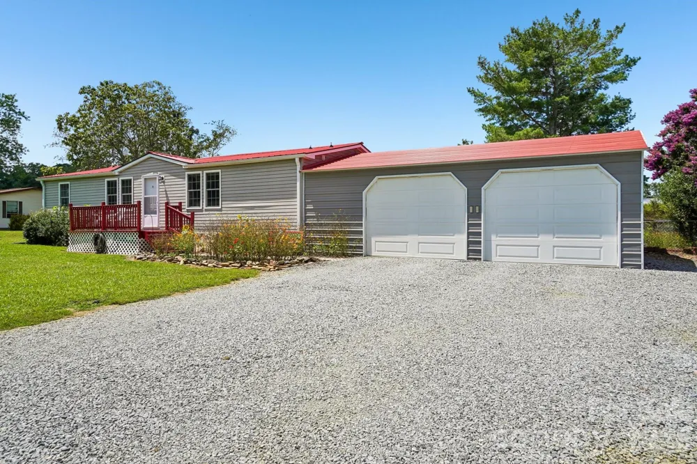 210 Leigh Anne Lane Horse Shoe, NC 28742