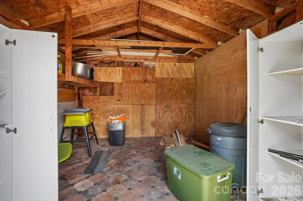 210 Leigh Anne Lane Horse Shoe, NC 28742