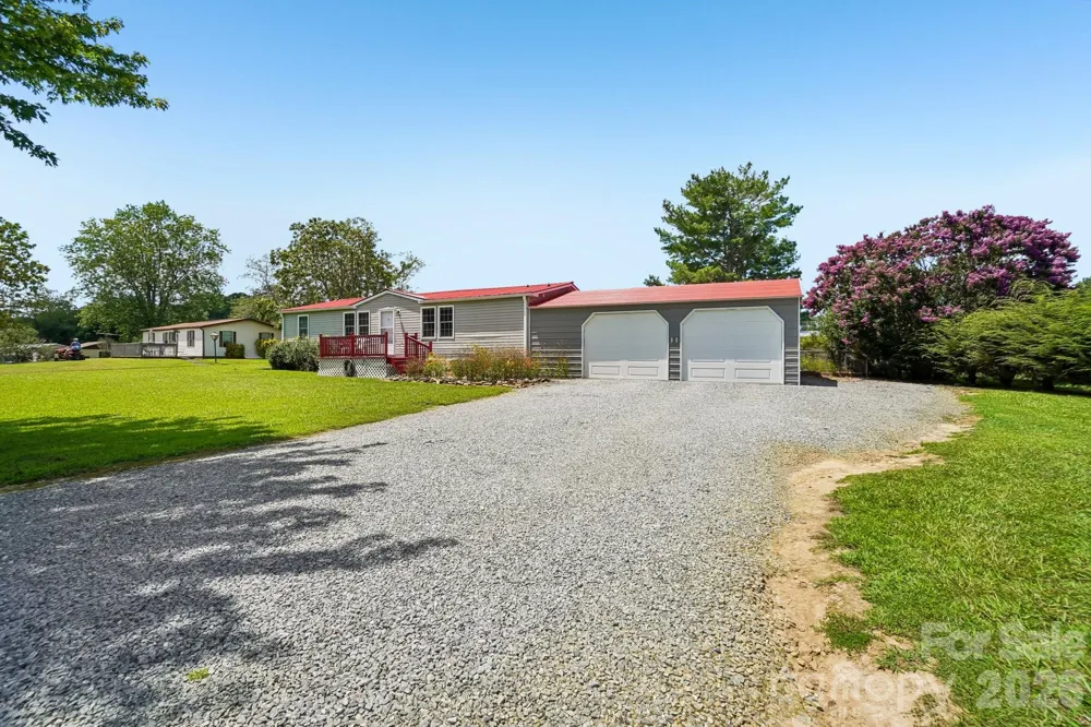 210 Leigh Anne Lane Horse Shoe, NC 28742