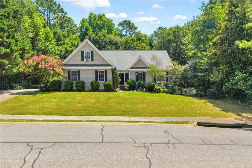 905 Daisy Lane Athens, GA 30605