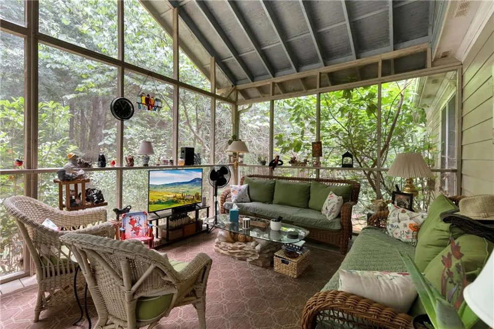 905 Daisy Lane Athens, GA 30605