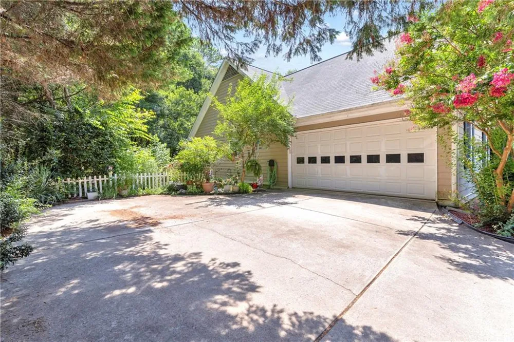 905 Daisy Lane Athens, GA 30605