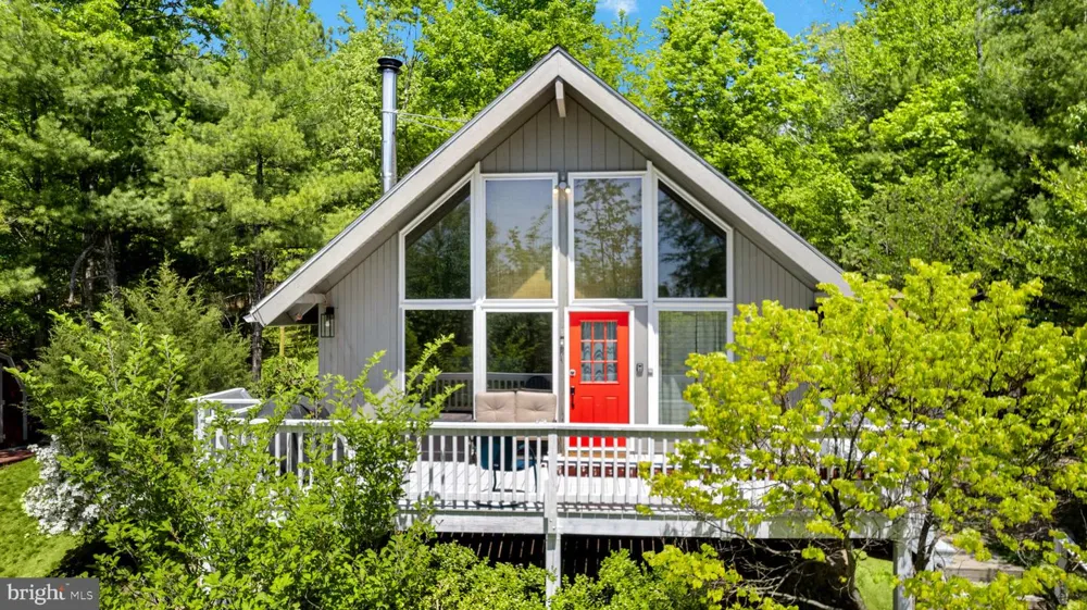 304 HOLLY RIDGE ROAD Mount Jackson, VA 22842