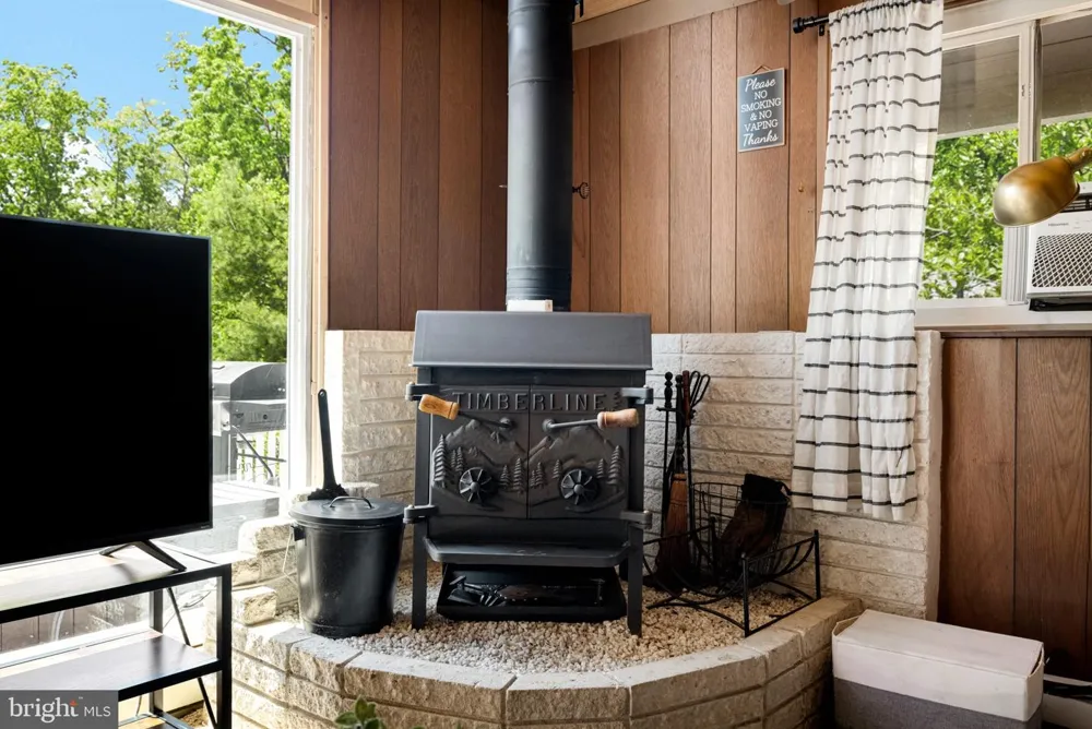 304 HOLLY RIDGE ROAD Mount Jackson, VA 22842