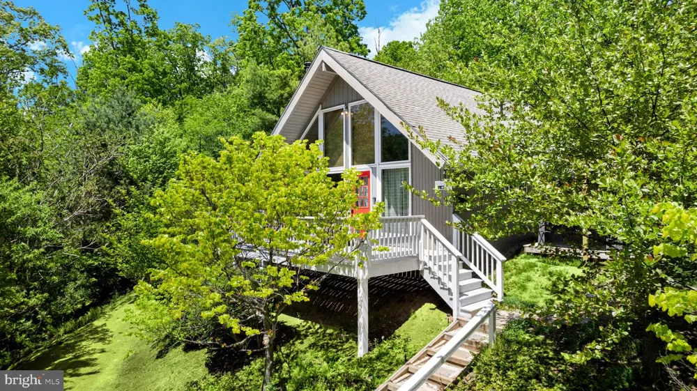 304 HOLLY RIDGE ROAD Mount Jackson, VA 22842