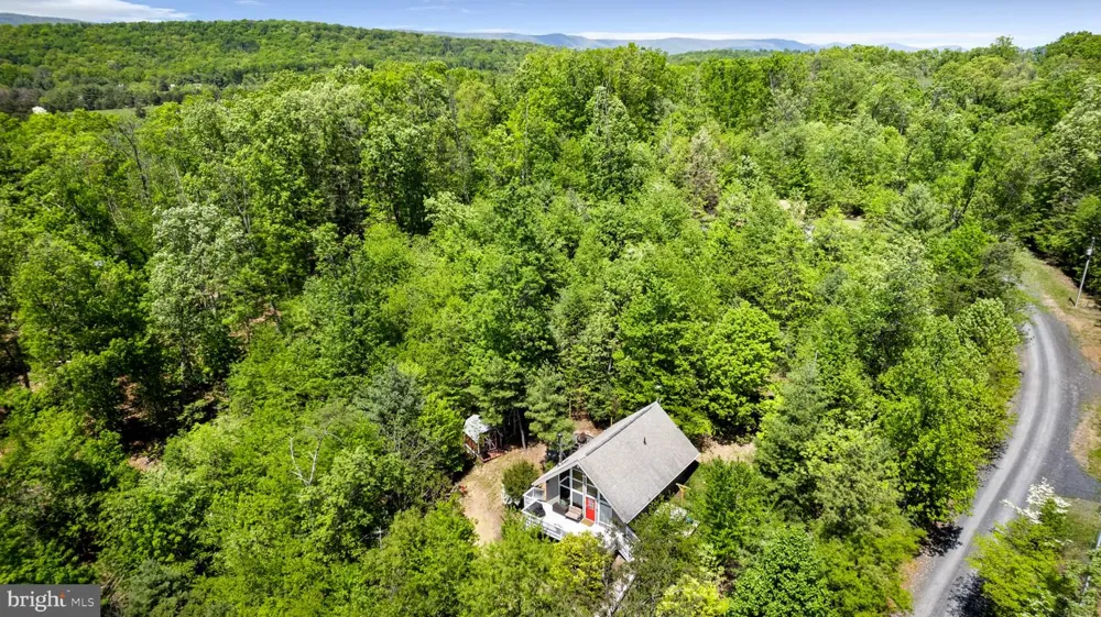 304 HOLLY RIDGE ROAD Mount Jackson, VA 22842