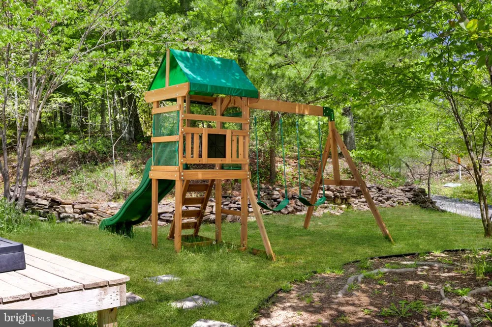 304 HOLLY RIDGE ROAD Mount Jackson, VA 22842