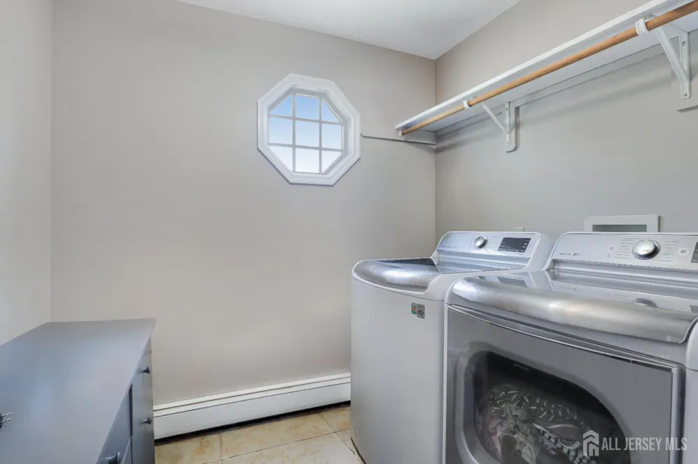 28 Colton Road Edison, NJ 08817