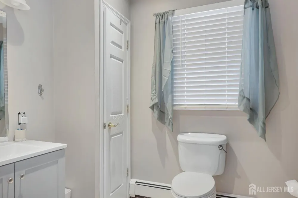 28 Colton Road Edison, NJ 08817